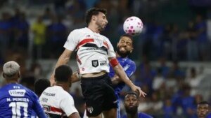 Calleri avalia São Paulo "muito abaixo" em derrota para o Cruzeiro