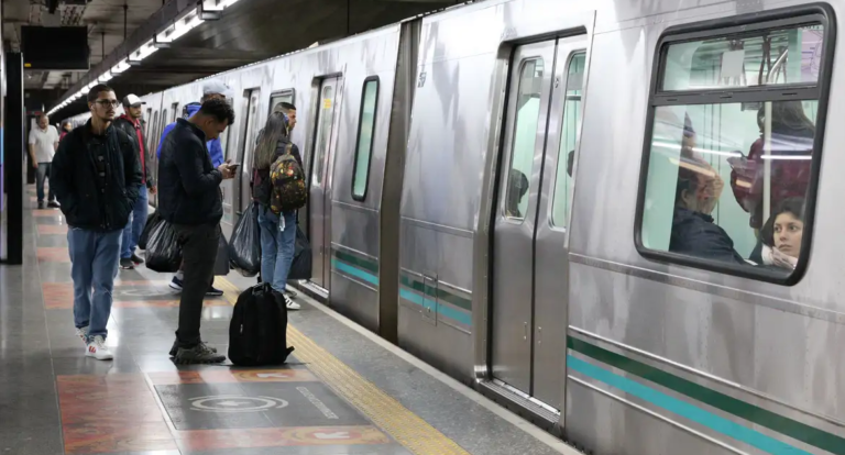 Feriado de 12 de outubro altera funcionamento de serviços em SP; confira