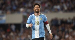 Messi se emociona na despedida: "Gostaria de estar aqui a vida inteira"