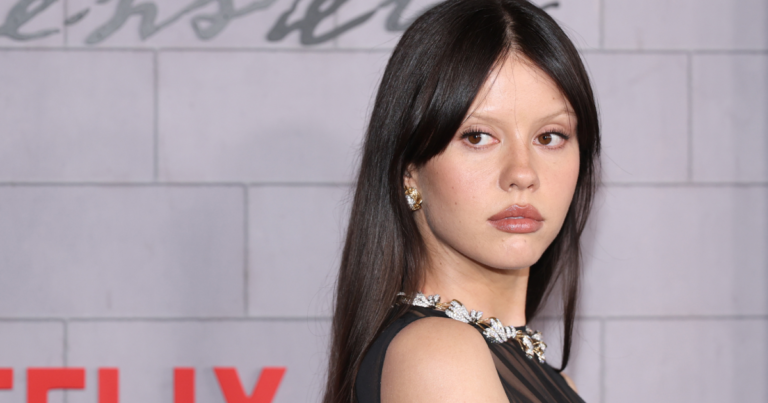 Mia Goth faz 33 anos; relembre produções de terror com a atriz