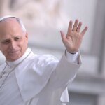 Papa Leão XIV terá alta do hospital neste sábado (17), diz Vaticano