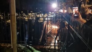 Presidente da Polônia interrompe viagem após premiê ser acusado de "golpe"