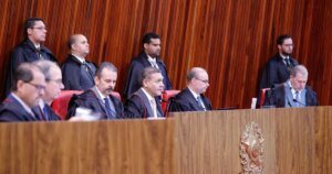 Relembre as principais decisões do TSE sobre as campanhas de Flávio e Lula