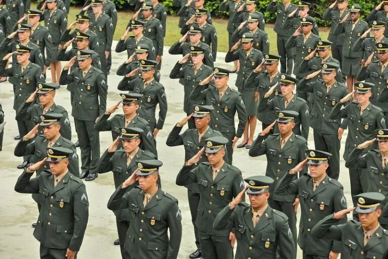 Time de Flávio conseguiu superar militarismo da direita, diz especialista